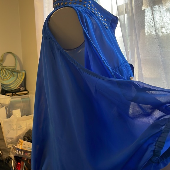 ❤️ Very Nice Blue Blouse w/Little Rim Stone all around collar - Picture 3 of 5